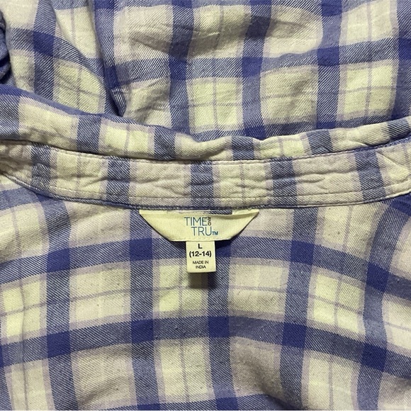 PURPLE & WHITE CHECKERED SHIRT BY TIME & TRU SEE DESCRIPTION - Picture 3 of 3